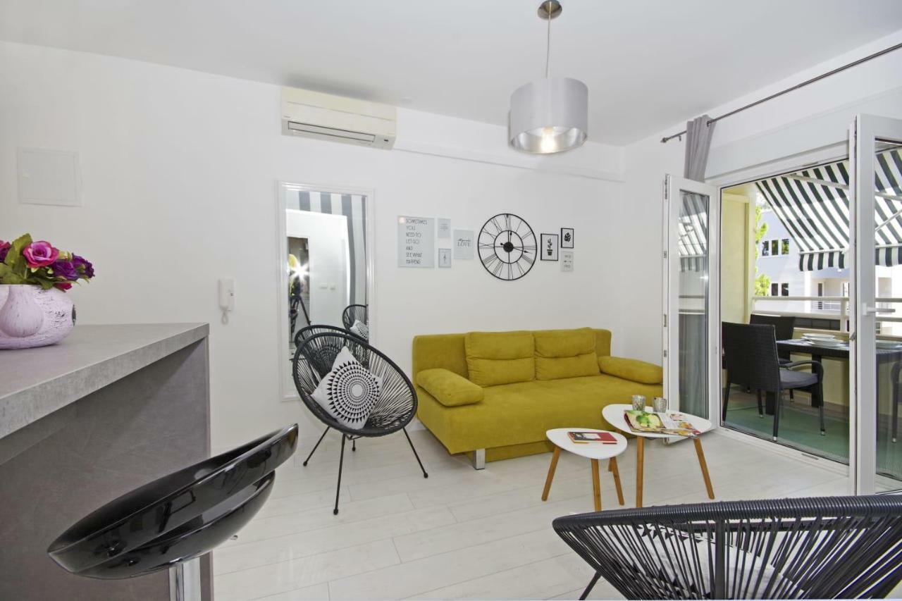 Apartment Dalija Baska Voda Bagian luar foto