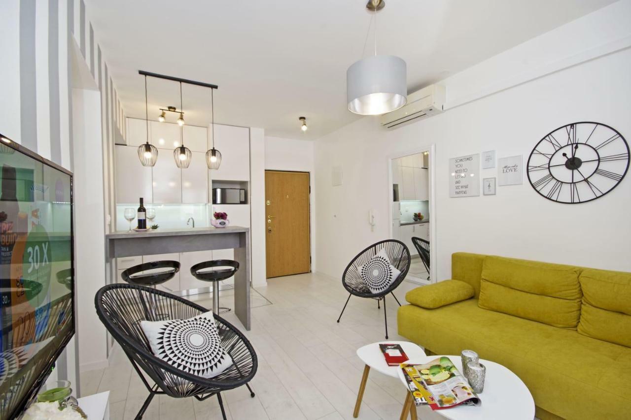 Apartment Dalija Baska Voda Bagian luar foto
