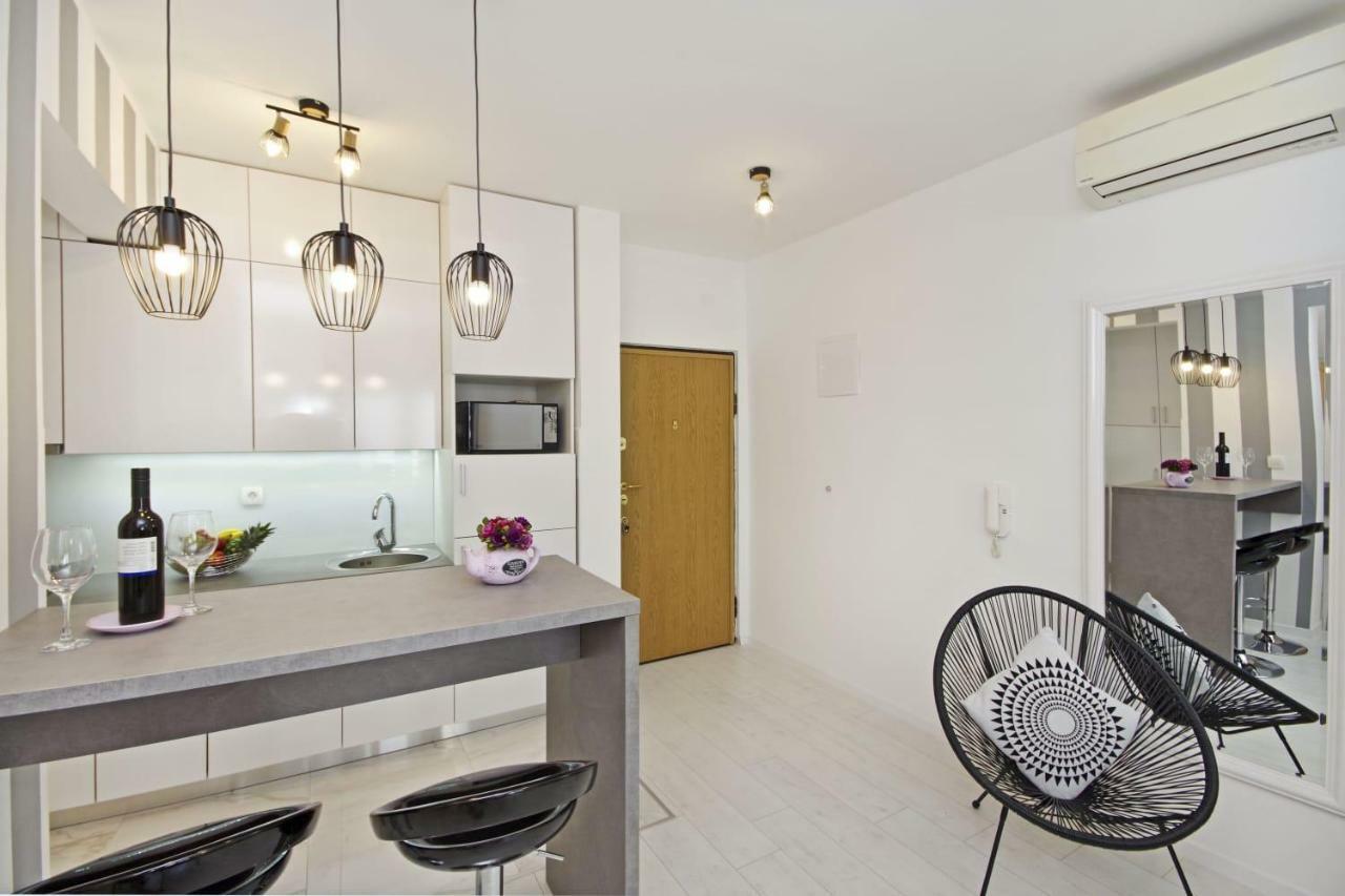 Apartment Dalija Baska Voda Bagian luar foto