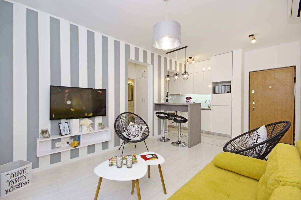 Apartment Dalija Baska Voda Bagian luar foto